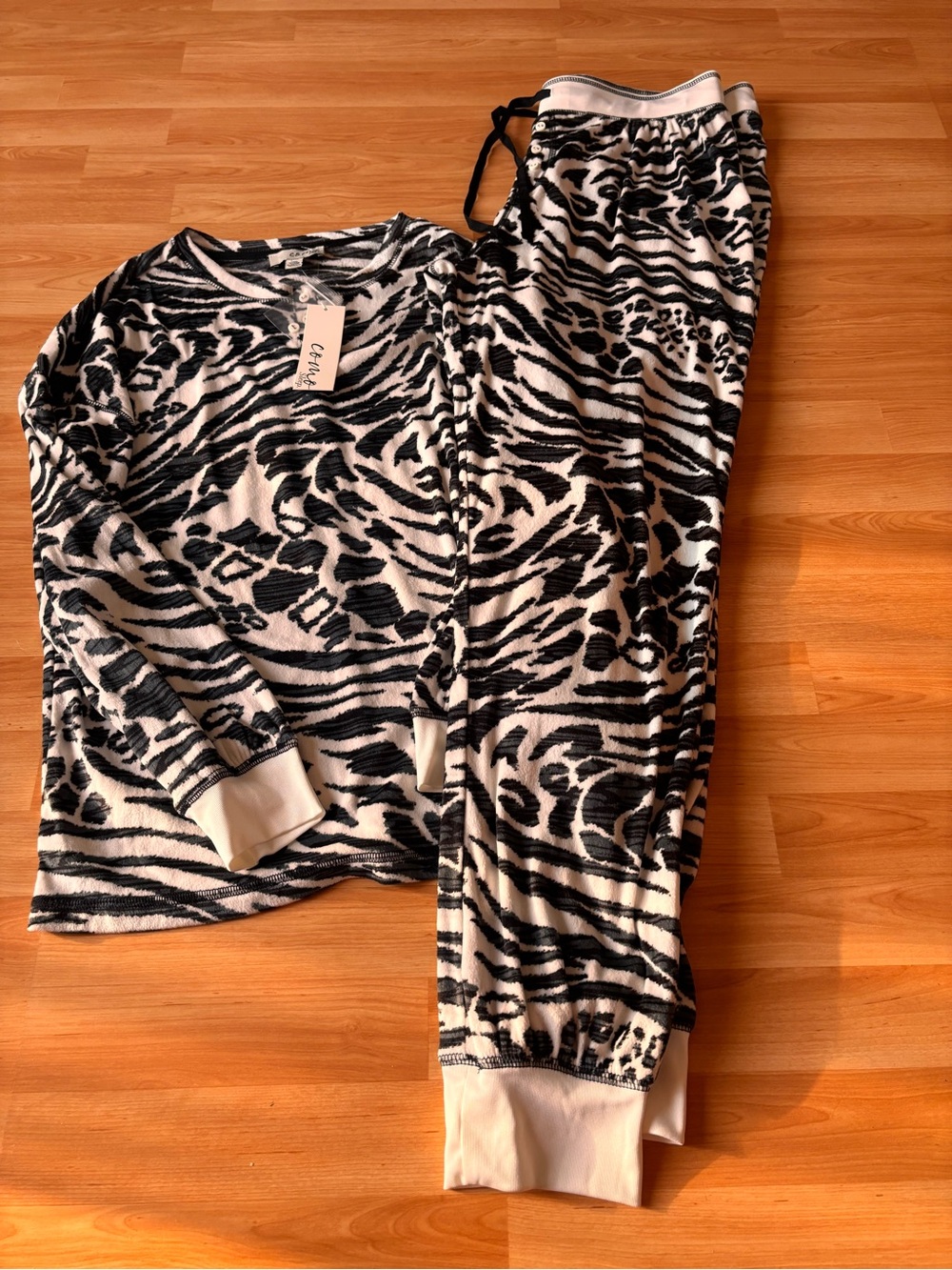 Como Sleep  Black & White Animal-Print Pajama Set - Cozy Two-Piece